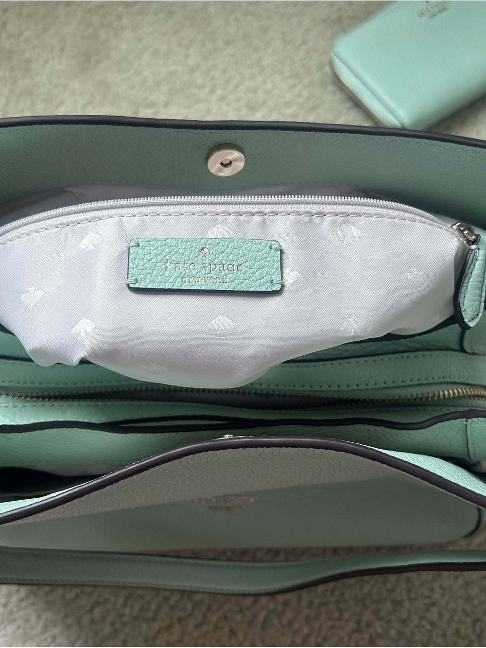 Kate Spade Mint Green Leather Shoulder Bag with Matching Wallet - Picture 13 of 16